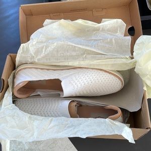 Brand new white womens uggs slip ons